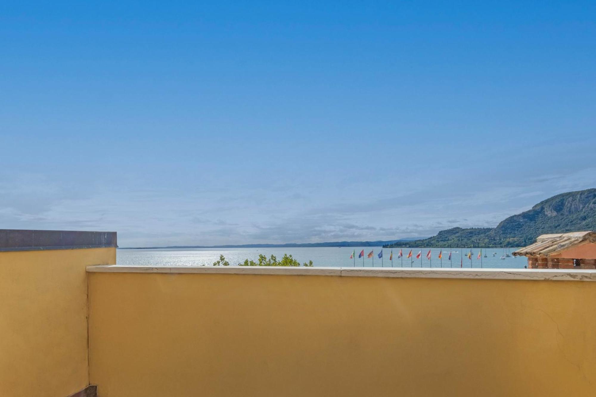 Apartmentsgarda - Baia Del Garda 5 ภายนอก รูปภาพ